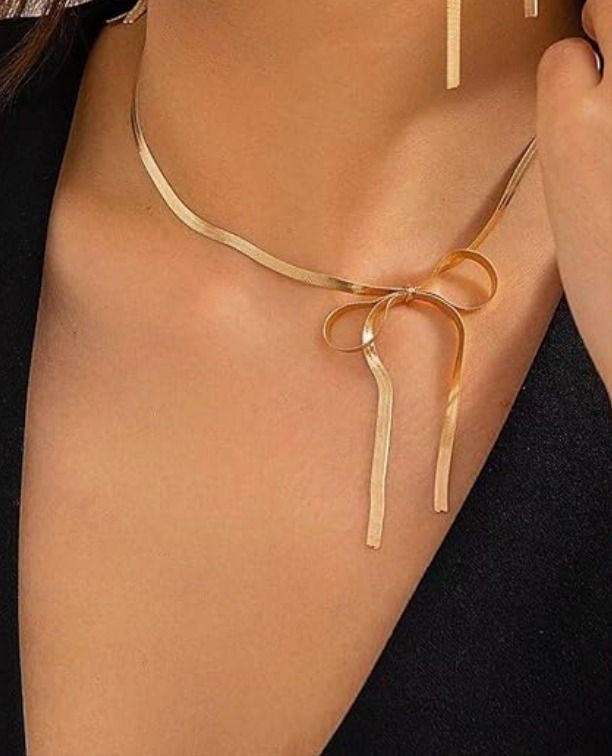 Elegant Bow Necklace