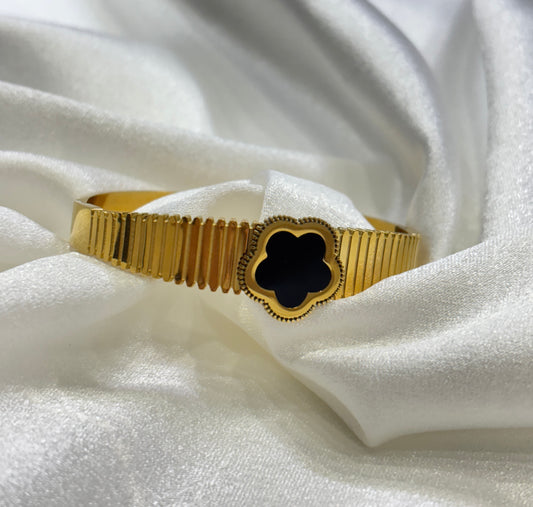 Midnight Clover Bracelet