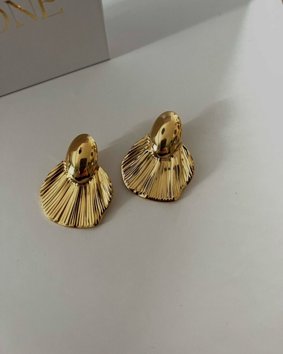 Fishtail Ribbed Earrings