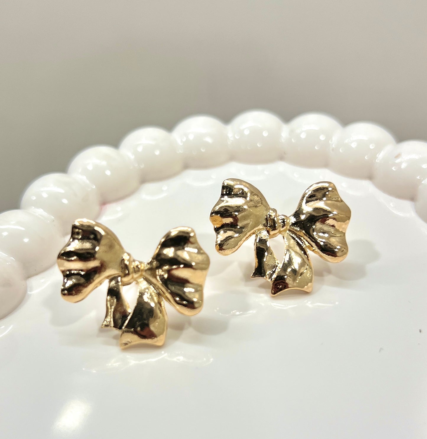 Bow Knobs Stud